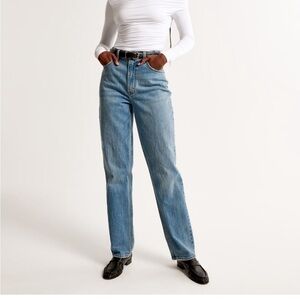 Abercrombie & Fitch ultra high rise 90’s straight jeans medium wash 31/12 NWT